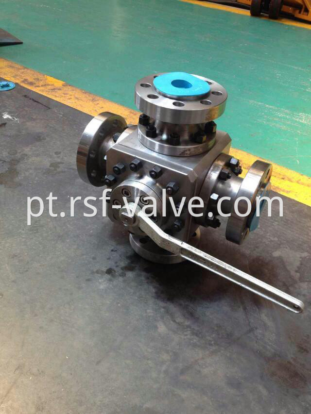 4 Way Ball Valve 2